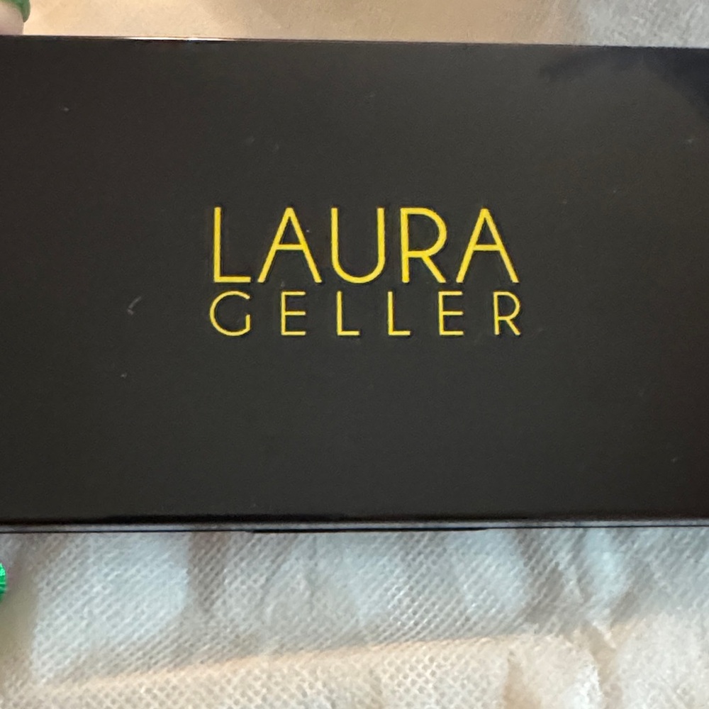 Neutral Eyeshadow Palette - Warm & Shimmer Shades - Picture 2 of 3